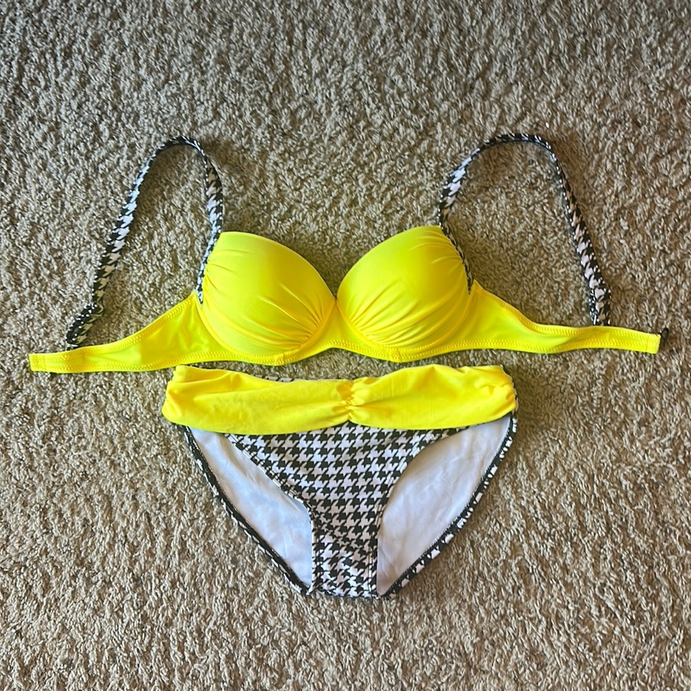 Neon yellow and black/white pattern underwire bikini with sturdy padding